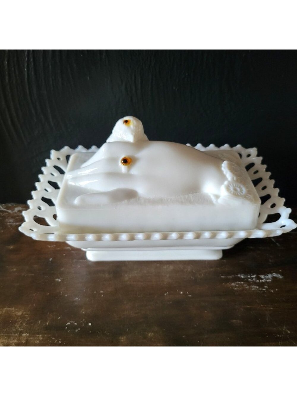 Vintage Westmoreland Bird and Hand White Milk Glass Box Glove Box with Lid